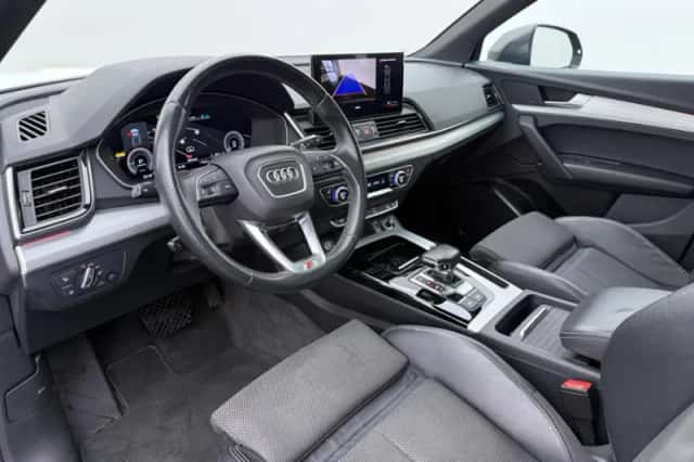 Audi Q5 (2021) thumbnail 4