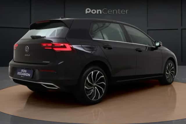 Volkswagen Golf (2023) thumbnail 6