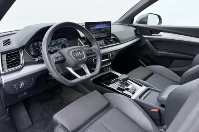 Audi Q5 (2023) thumbnail 4