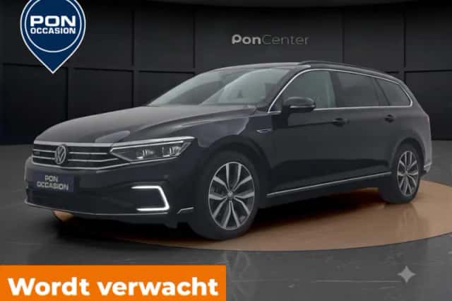 Volkswagen Passat (2022) thumbnail 2