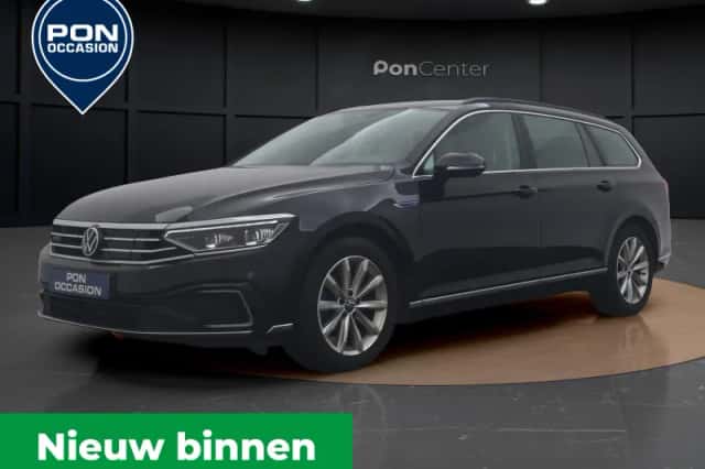 Volkswagen Passat (2023) thumbnail 1