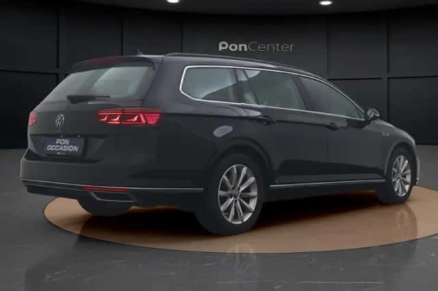 Volkswagen Passat (2023) thumbnail 6
