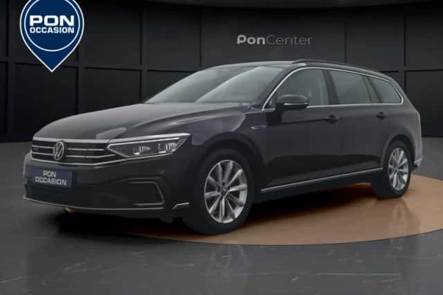 Volkswagen Passat (2023) thumbnail 1