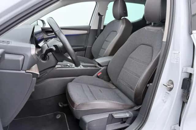 SEAT Leon (2021) thumbnail 5