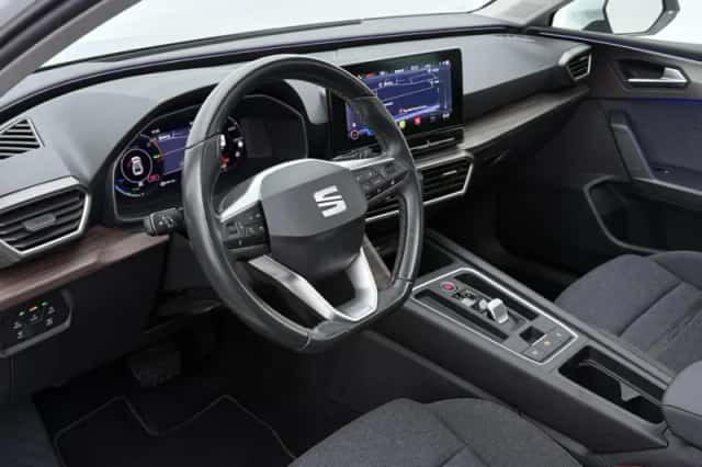 SEAT Leon (2021) thumbnail 4
