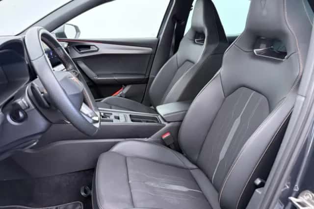CUPRA Leon (2024) thumbnail 5