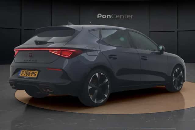 CUPRA Leon (2024) thumbnail 6