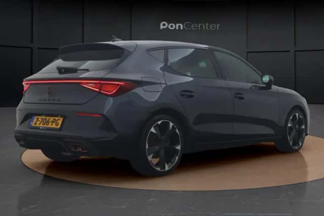 CUPRA Leon (2024) thumbnail 6