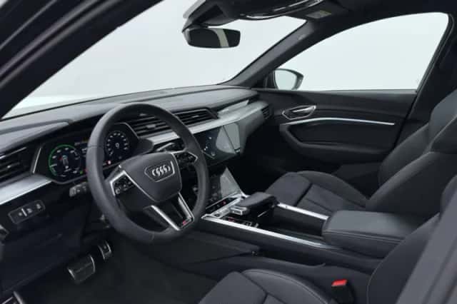 Audi Q8 e-tron (2024) thumbnail 3