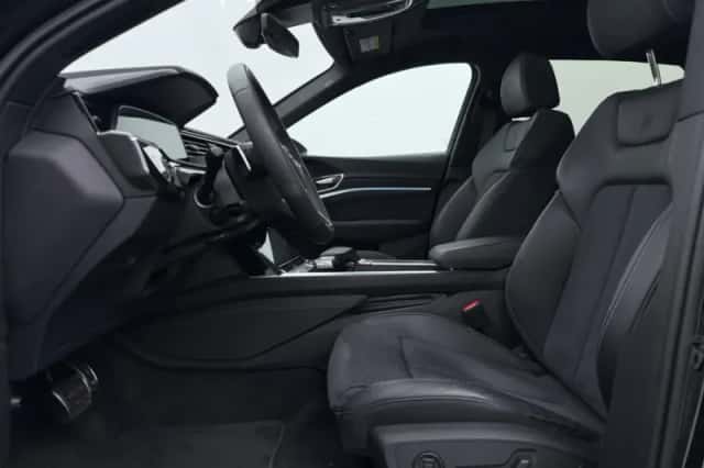 Audi Q8 e-tron (2024) thumbnail 4