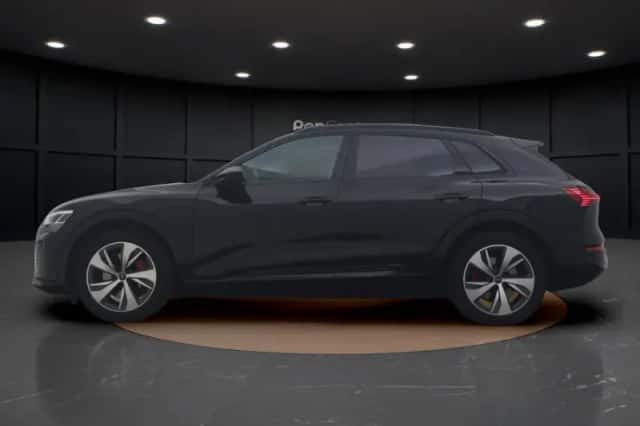 Audi Q8 e-tron (2024) thumbnail 6