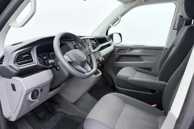 Volkswagen Transporter (2023) thumbnail 4