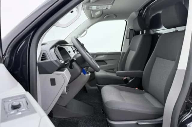 Volkswagen Transporter (2023) thumbnail 5
