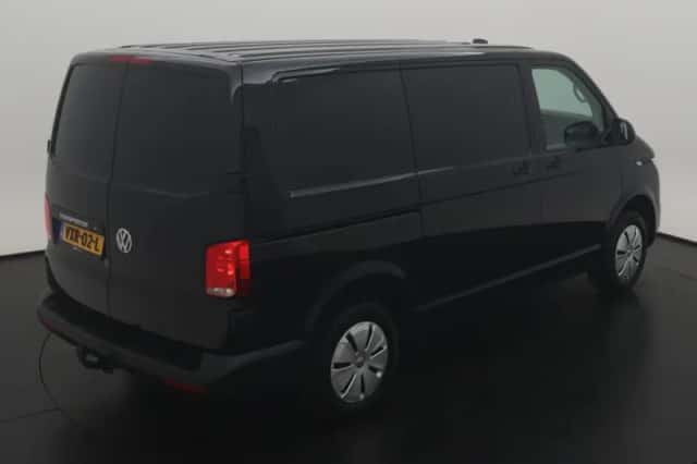 Volkswagen Transporter (2023) thumbnail 6