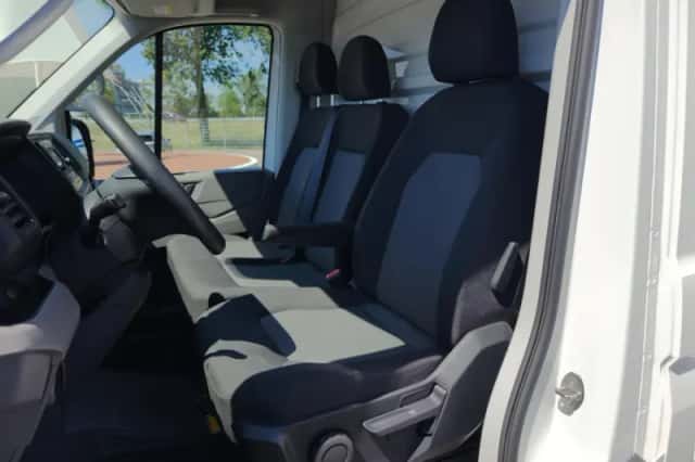 Volkswagen Crafter (2024) thumbnail 3