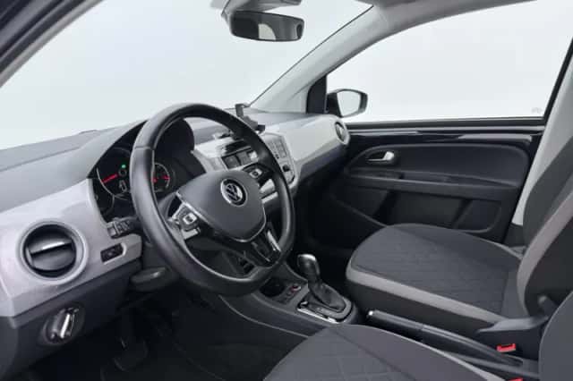 Volkswagen E-Up! (2023) thumbnail 4