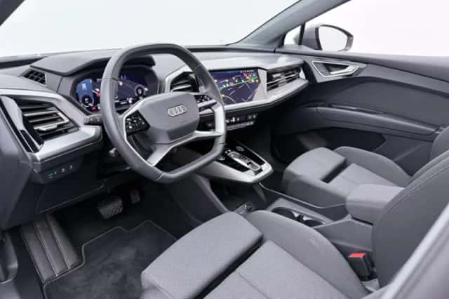 Audi Q4 e-tron (2024) thumbnail 4