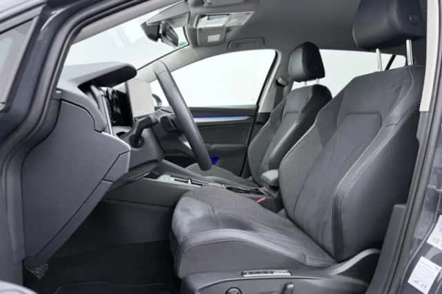 Volkswagen Golf (2025) thumbnail 5