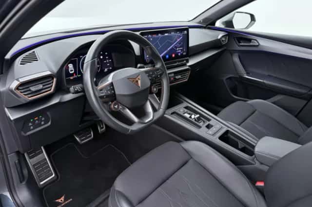 CUPRA Leon Sportstourer (2024) thumbnail 4