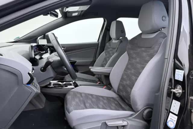 Volkswagen ID.4 (2023) thumbnail 5