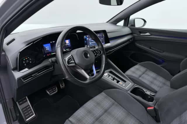 Volkswagen Golf (2021) thumbnail 4