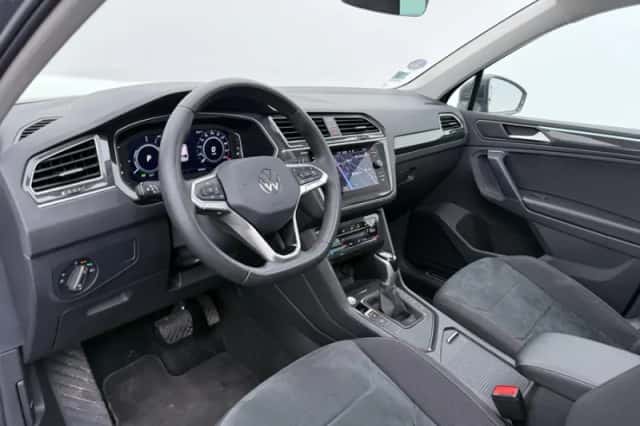 Volkswagen Tiguan (2024) thumbnail 3