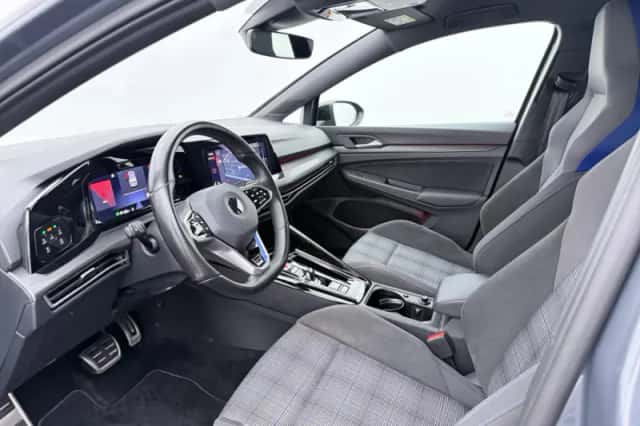 Volkswagen Golf (2023) thumbnail 4