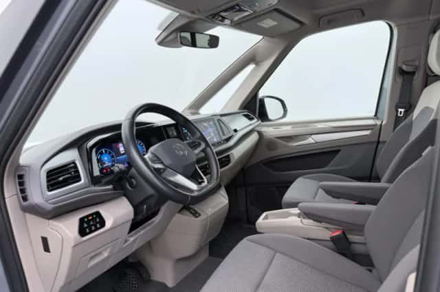 Volkswagen Multivan (2022) thumbnail 4