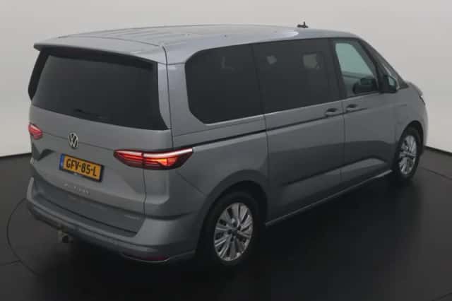 Volkswagen Multivan (2022) thumbnail 6