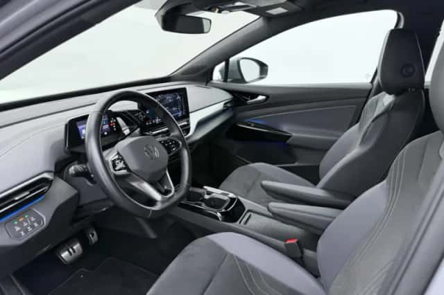 Volkswagen ID.4 (2024) thumbnail 3