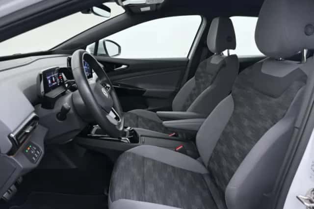 Volkswagen ID.4 (2023) thumbnail 5