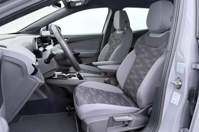 Volkswagen ID.4 (2023) thumbnail 4