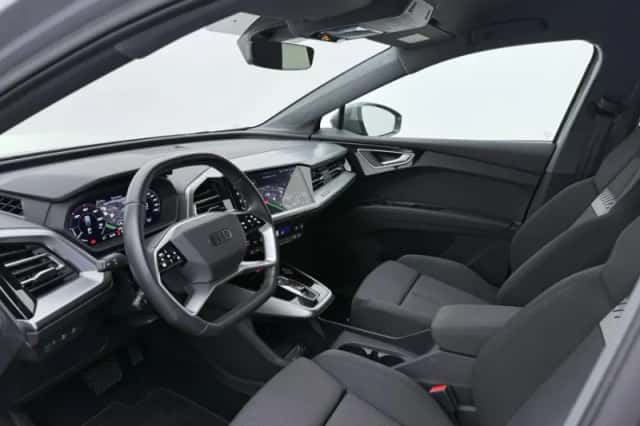 Audi Q4 e-tron (2025) thumbnail 4