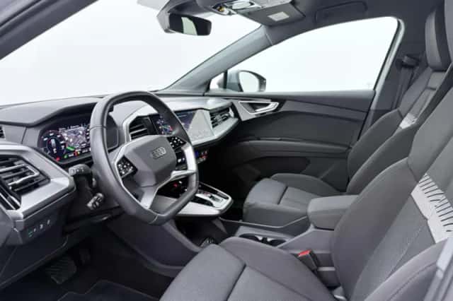 Audi Q4 e-tron (2025) thumbnail 4