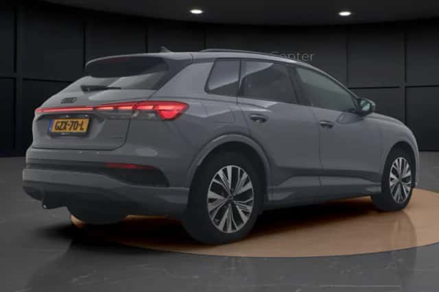Audi Q4 e-tron (2025) thumbnail 6