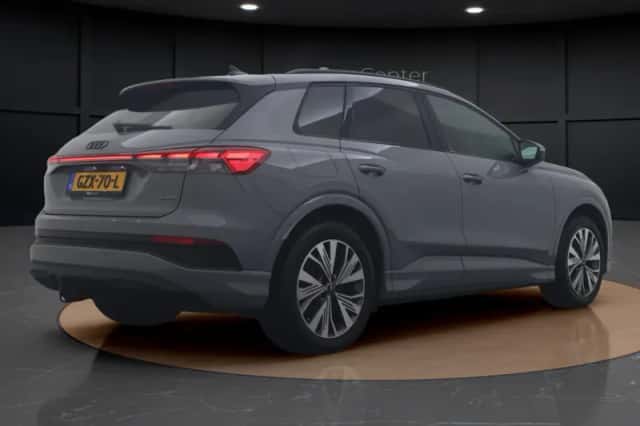 Audi Q4 e-tron (2025) thumbnail 6
