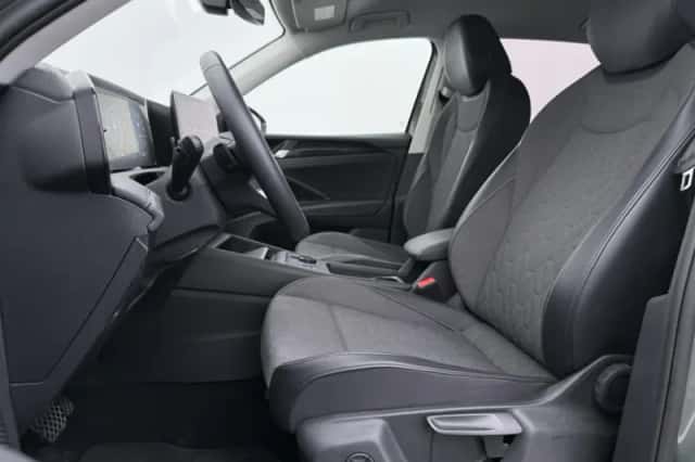 Volkswagen Tiguan (2025) thumbnail 5