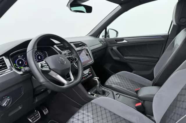 Volkswagen Tiguan (2022) thumbnail 3
