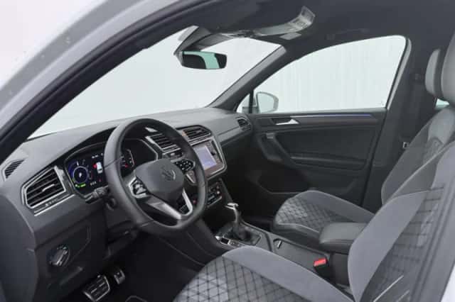 Volkswagen Tiguan (2022) thumbnail 4