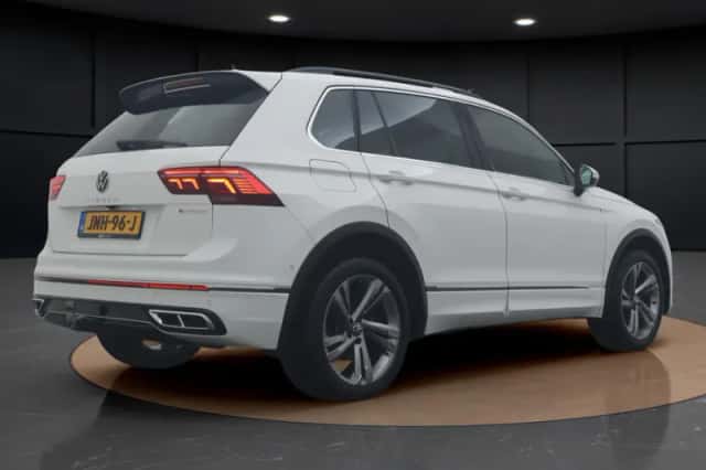 Volkswagen Tiguan (2022) thumbnail 5