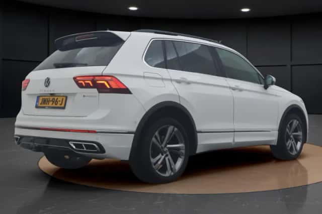 Volkswagen Tiguan (2022) thumbnail 6