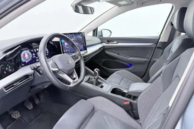 Volkswagen Golf (2024) thumbnail 4