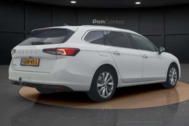 Škoda Superb (2024) thumbnail 6