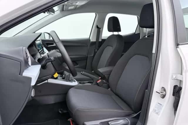 SEAT Arona (2024) thumbnail 5