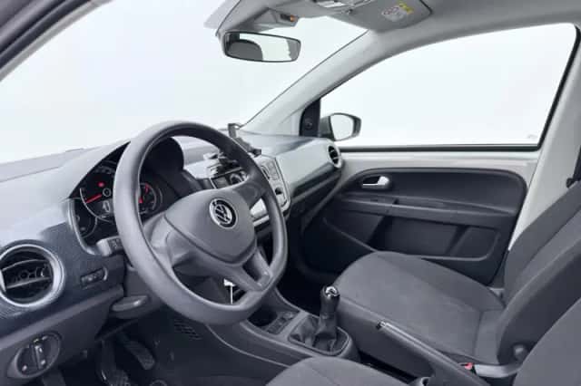 Volkswagen Up! (2023) thumbnail 4