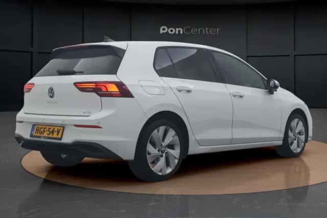 Volkswagen Golf (2025) thumbnail 6