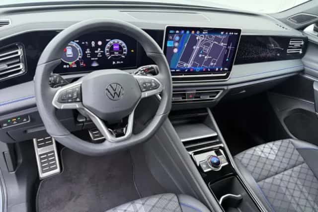 Volkswagen Tiguan (2024) thumbnail 4