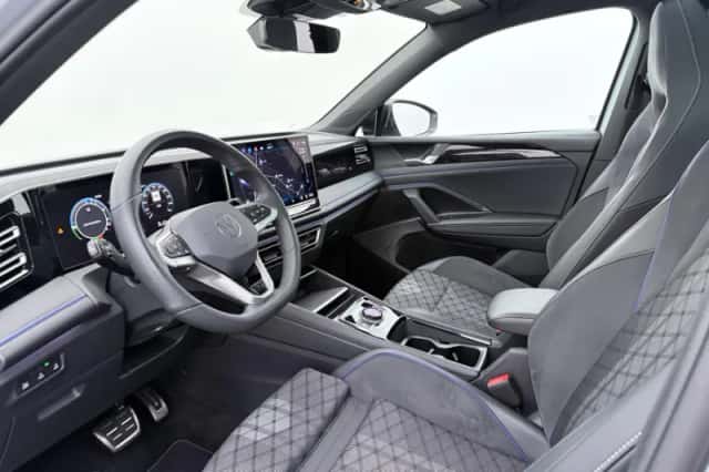 Volkswagen Tiguan (2024) thumbnail 4