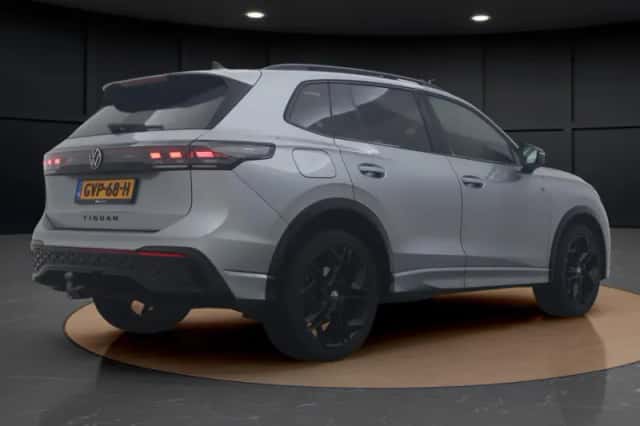 Volkswagen Tiguan (2024) thumbnail 6