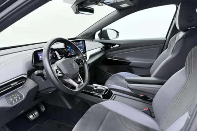 Volkswagen ID.4 (2023) thumbnail 4